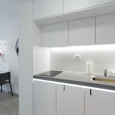 Center /free Parking Place In The Garage Apartman Dubrovnik