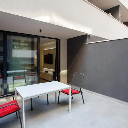 Center /free Parking Place In The Garage *